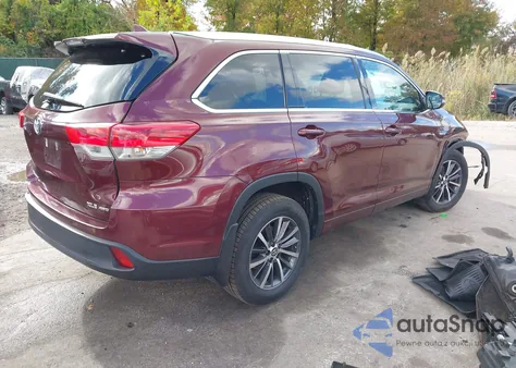 2017 Toyota Highlander Xle z USA, uszkodzony, nr VIN 5TDJZRFH1HS439471